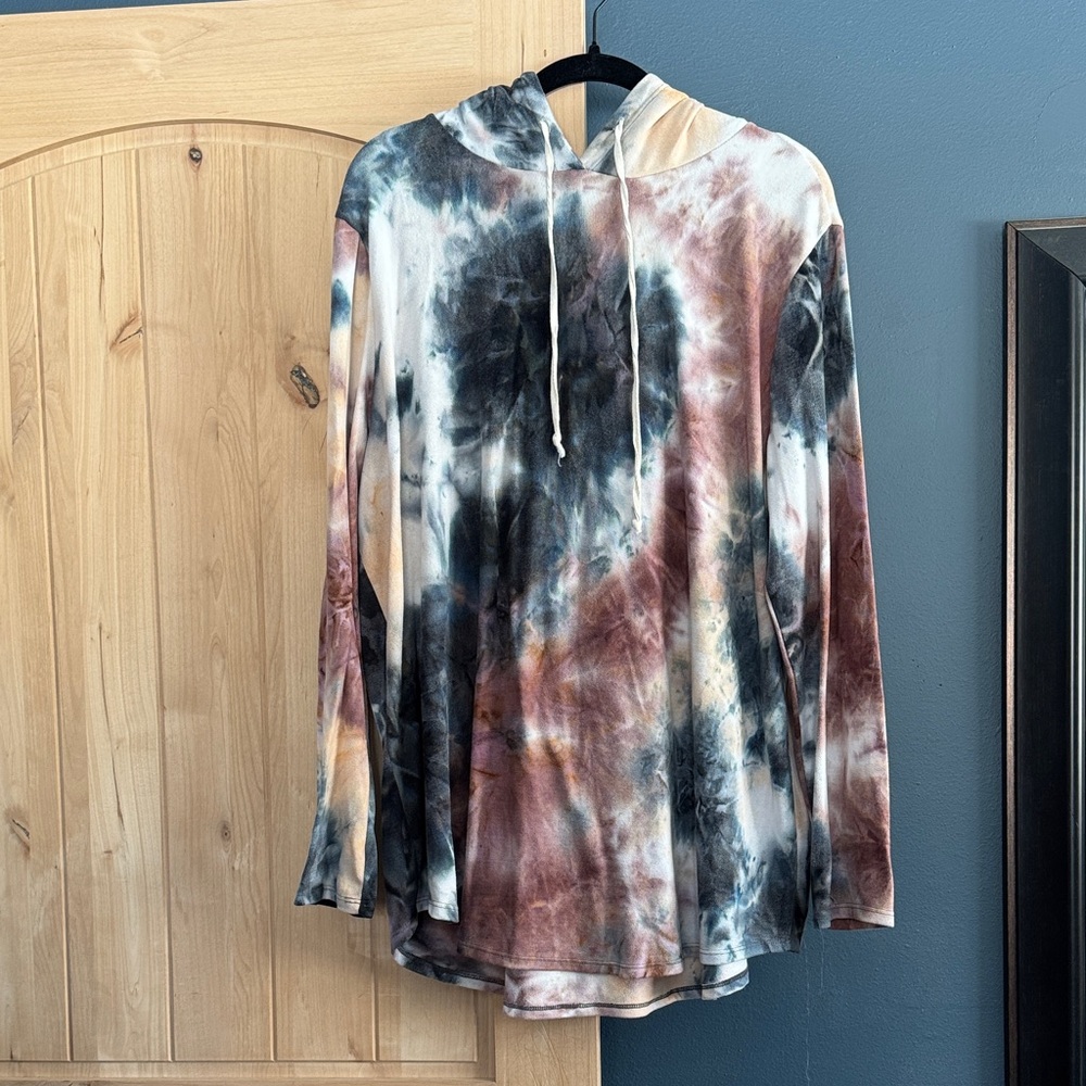 Tie-Dye Hooded Long Sleeve Top